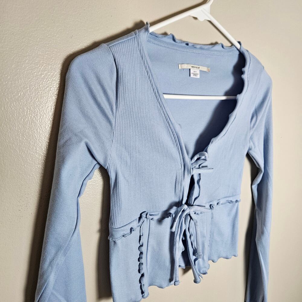 NWOT Urban Outfitter Kimchi Blue Melissa Tie Front Cropped Top Sz XS - Picture 3 of 12